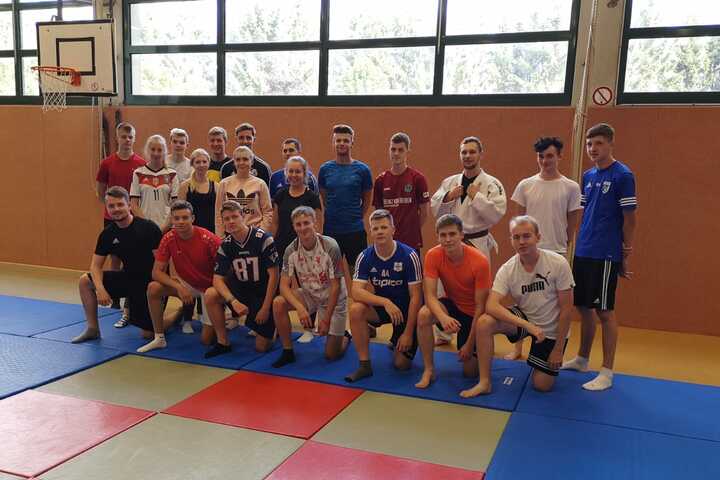 Mein bestandener Lehrversuch im Judo Die angehenden Übungsleiter auf der Judomatte